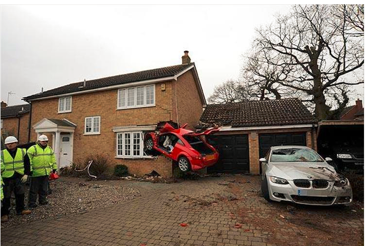 2017_03_01_ISS1_ETO_JOKE_CAR_ON_HOUSE.png
