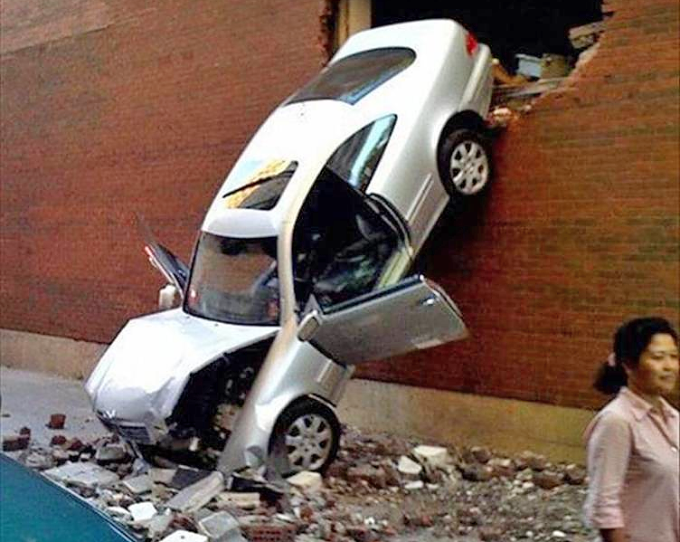 2017_03_01_ISS1_ETO_JOKE_CAR_THROUGH_WALL.png
