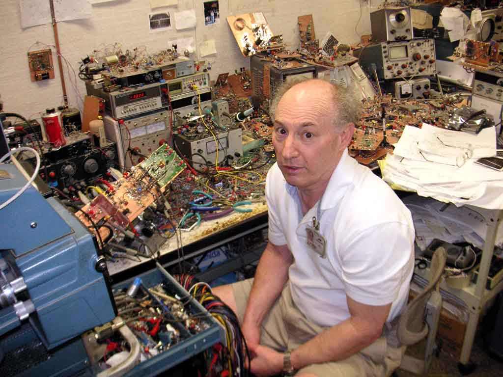 291880-jim_williams_in_his_lab_2007.jpg