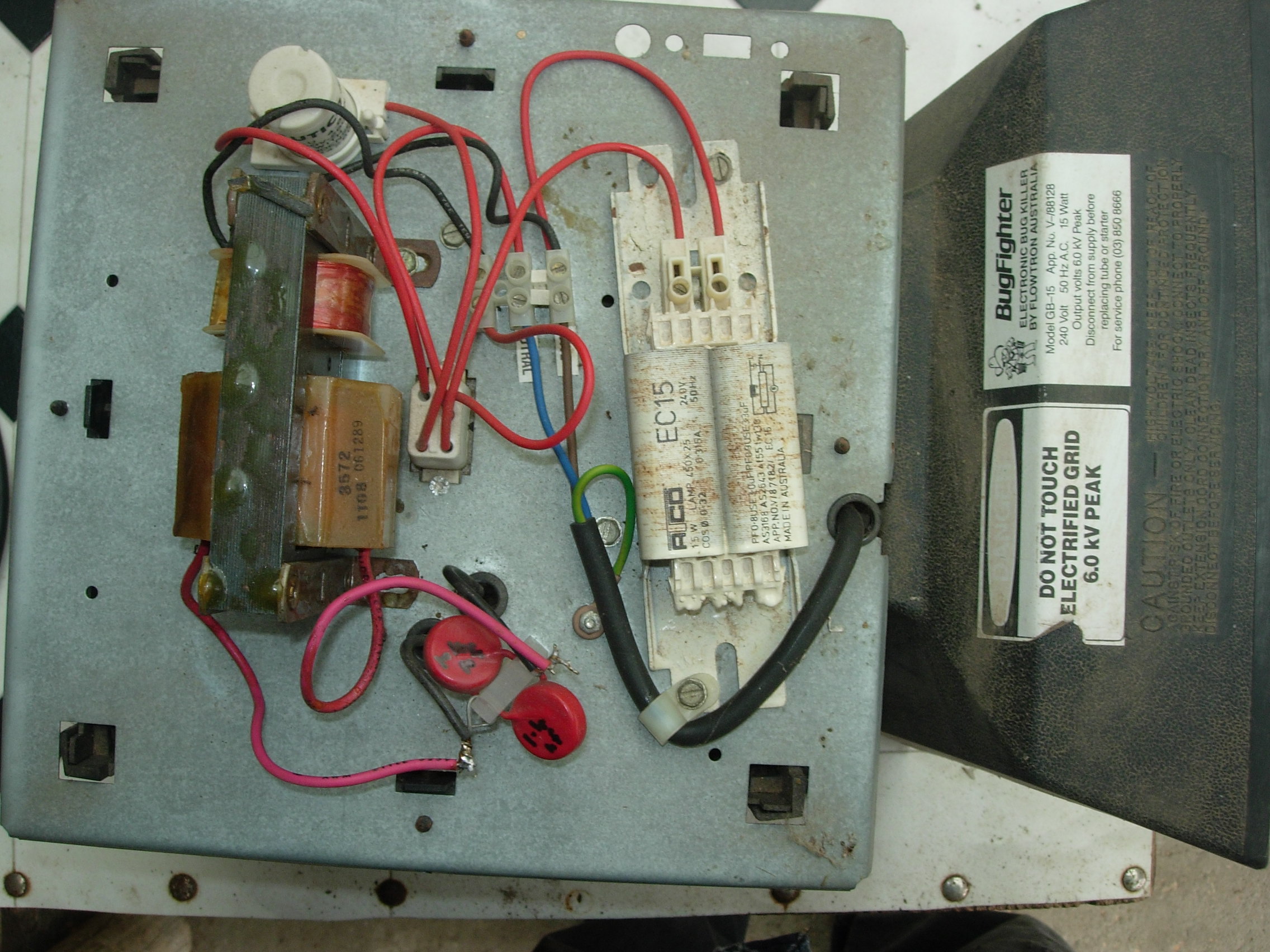 BUG ZAPPER.7.JPG