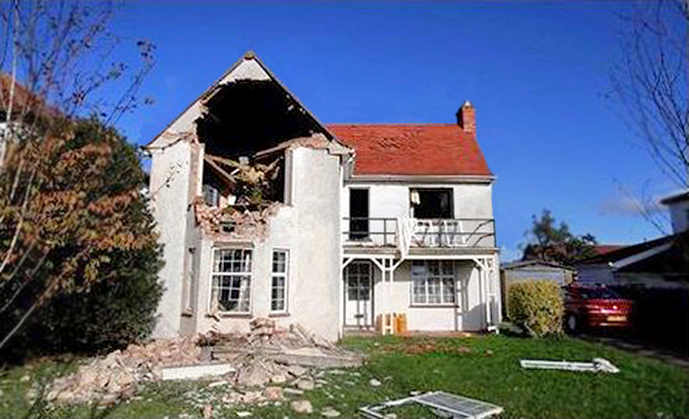 house_31bda_explosion_mod1_1000px.jpg