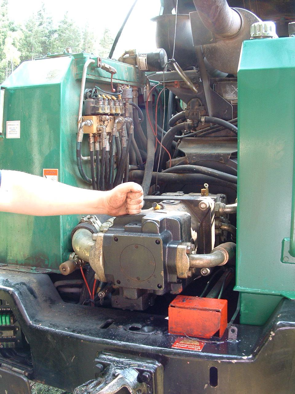 Hydraulic Pump.JPG
