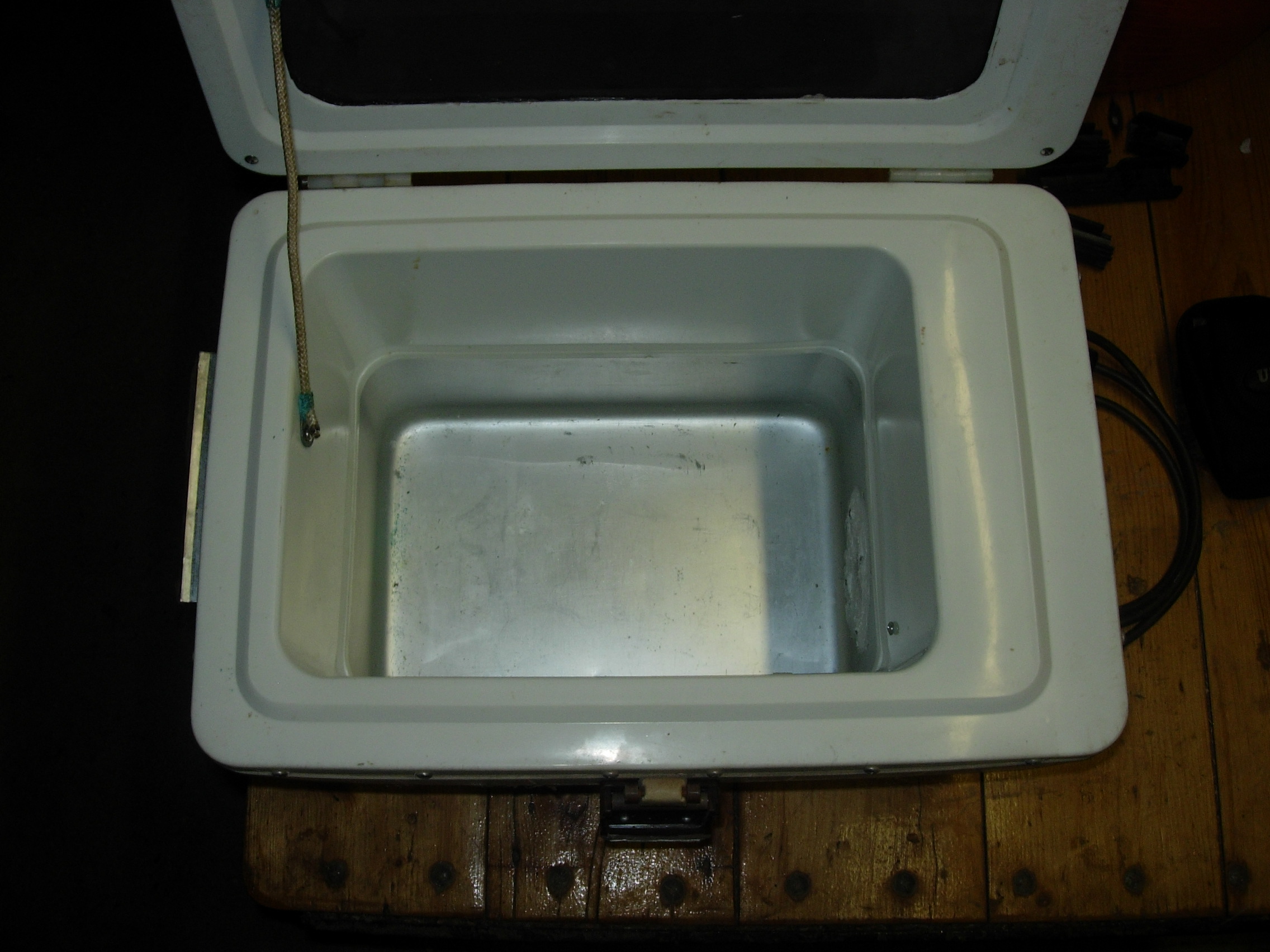 PELTIER FRIDGE Foam walls 40mm..JPG