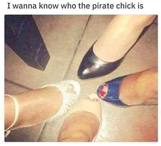 Pirate chick.png