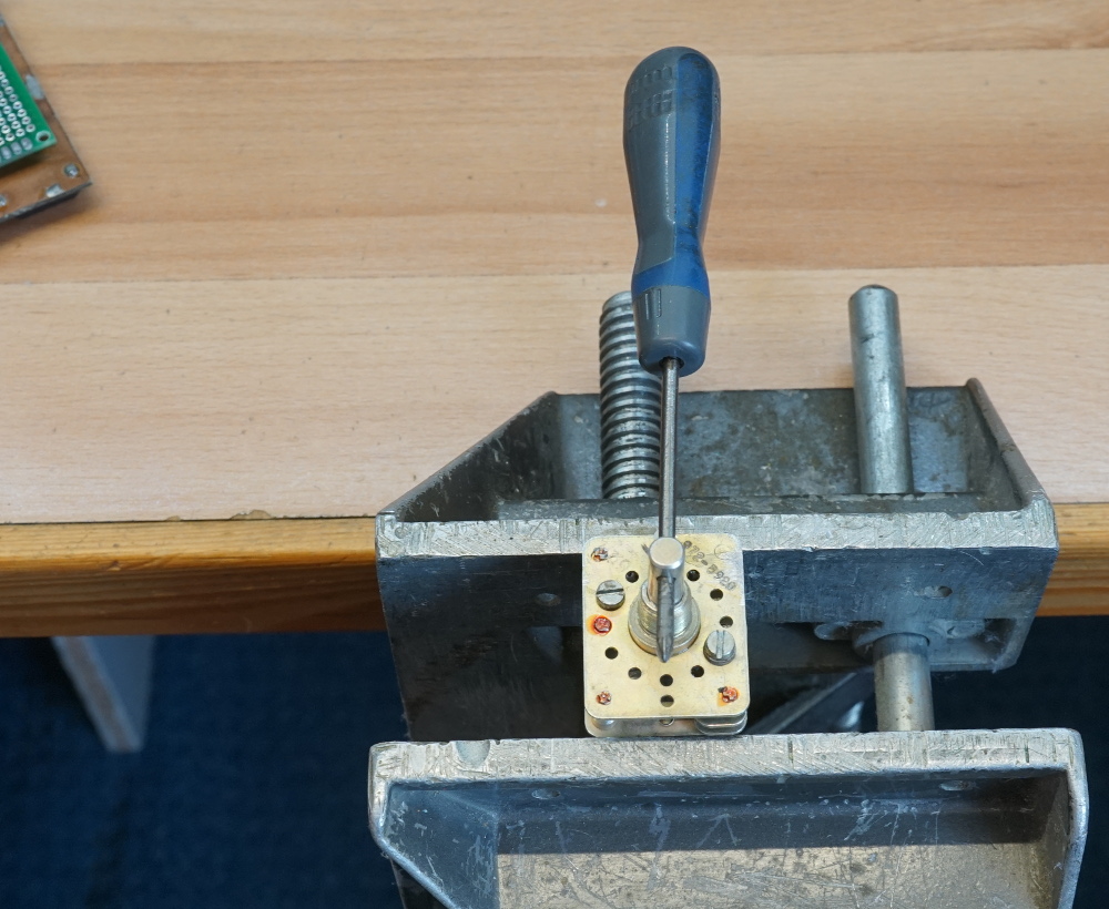 Switch Modified 2 Off.JPG