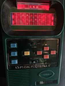 2002 Mattel Classic Football 2 Handheld Electronic Game - Vintage Retro - Tested - Picture 5 of 6